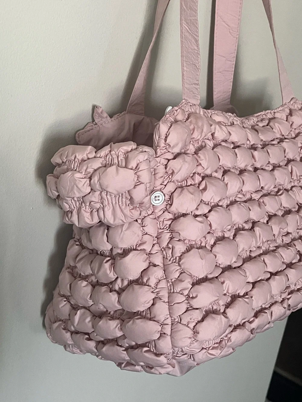 Pet Life Bubble Vogue Ultra-Plush Fashion Designer Pet Carrier Pink